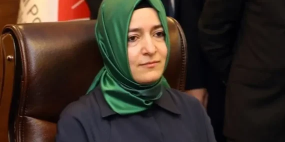 Fon İddiaları Sonrası İstifa Eden Fatma Betül Sayan Kaya AKP Kayıtlarından Çıkarıldı