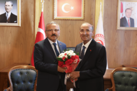 TBMM Başkanvekilliği görevini devreden Bekir Bozdağ yerini Yusuf Beyazıt'a bıraktı