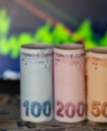 Dolar küresel piyasalarda gerilerken yurt içinde yeni zirveler görüldü