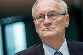 Alman istihbaratının eski patronu, 2 bin gizli belgeyi yabancı temaslarda kullandığı iddiasıyla tutuklandı