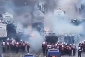 Arnavutluk Başbakanı Rama protestocu öğrencilere hükümet binası önünde diyalog çağrısında bulundu
